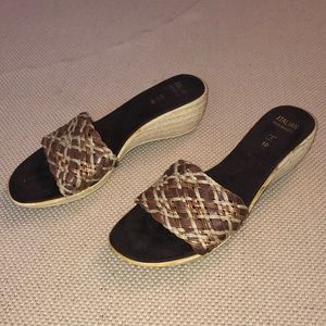 3/$20 - Italian Shoemakers Woven Slides